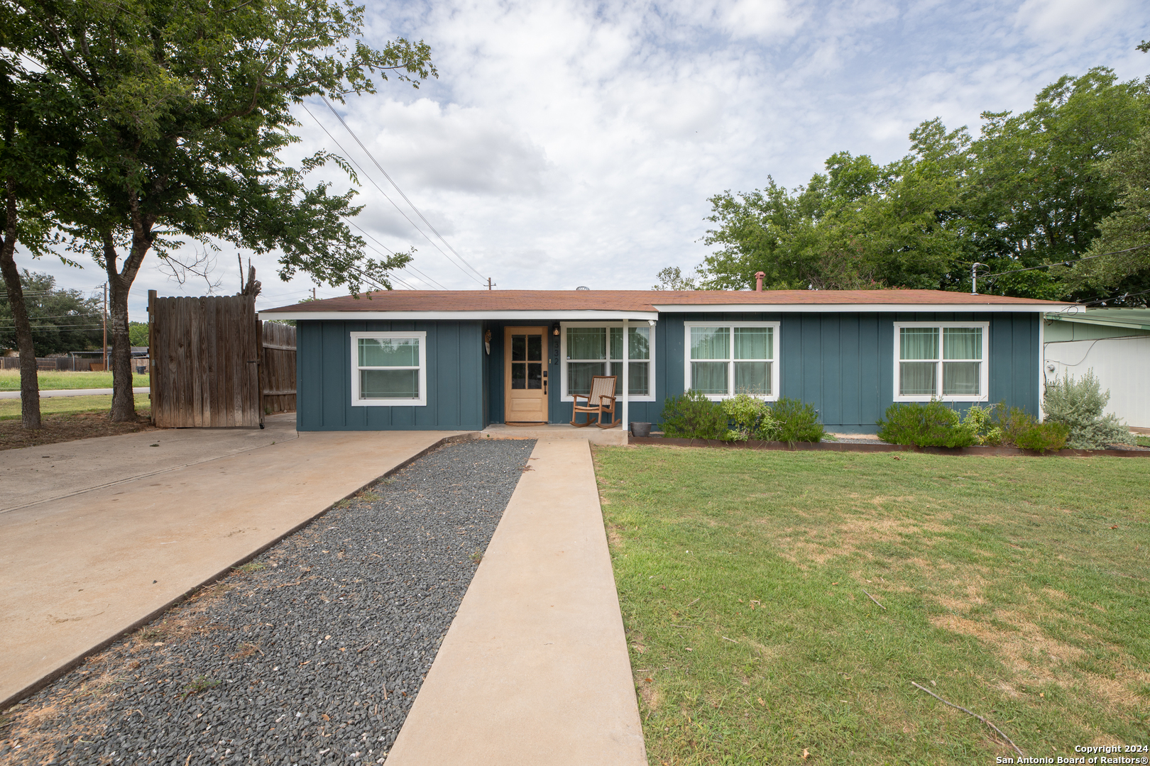 front view of house with a yard