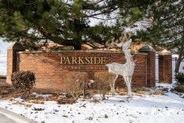 $2,500 | 585 West Parkside Drive | Palatine