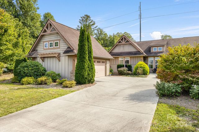 $414,000 | 21 Foxtail Court | Hendersonville