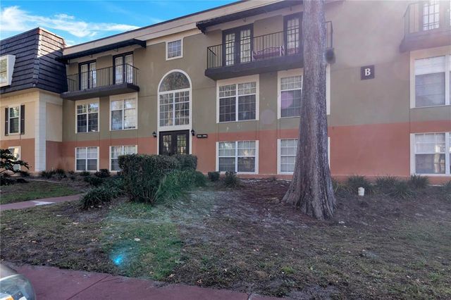 $160,000 | 3946 Versailles Drive, Unit 3946B | Cypress Pointe at Lake Orlando Condominium