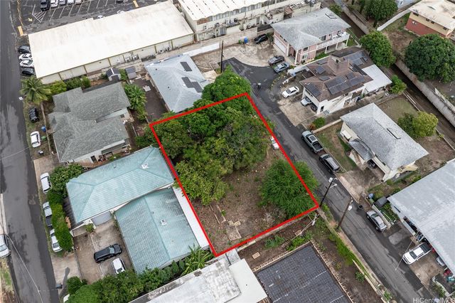 $725,000 | 99-82 Ieie Place | Aiea Town