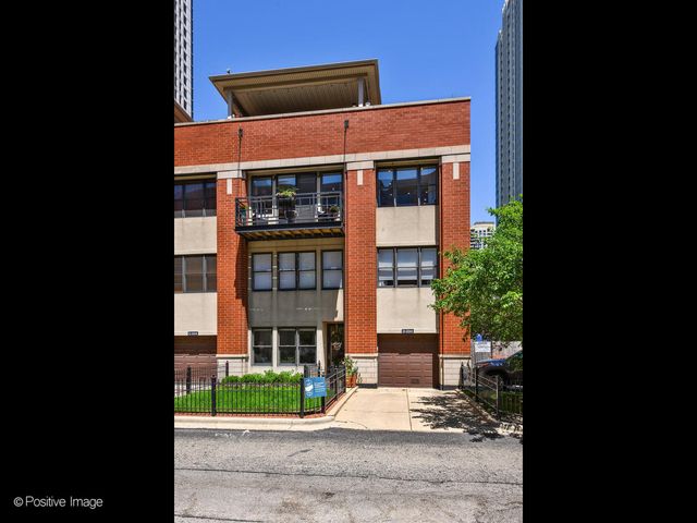 $950,000 | 334 North Jefferson Street, Unit D | West Loop