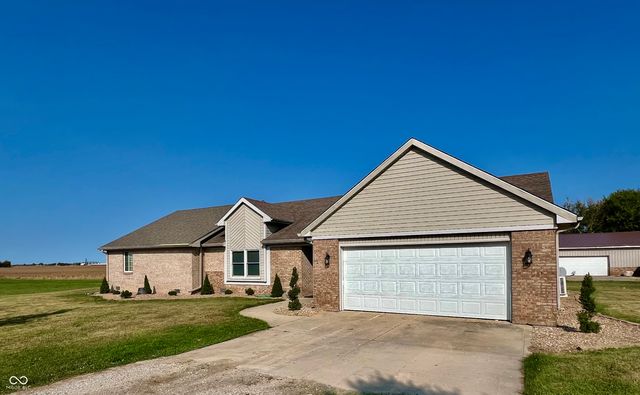 $434,900 | 3481 South Budd Road | Center Township - Boone County