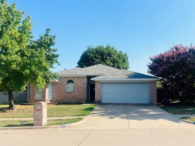 $405,000 | 7220 Stonegate Drive | Far Southwest Fort Worth