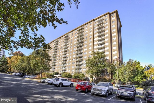 $220,000 | 2059 Huntington Avenue, Unit 704 | Huntington