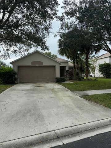 $355,000 | 511 Southwest Deer Run | Sawgrass Lakes