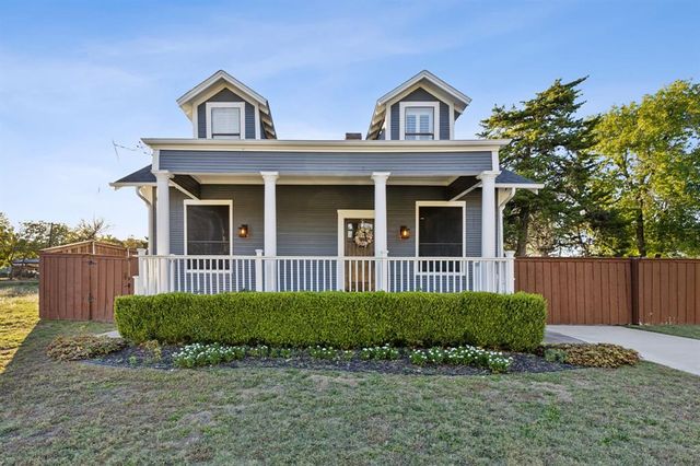 $650,000 | 715 South Barnett Avenue | North Oak Cliff