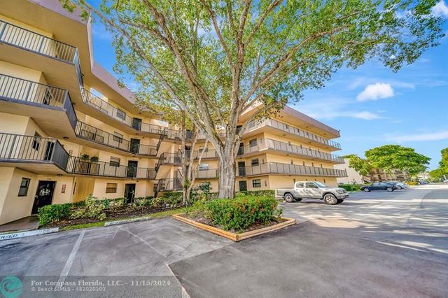 $195,000 | 6555 West Broward Boulevard, Unit 401 | Plantation Drive