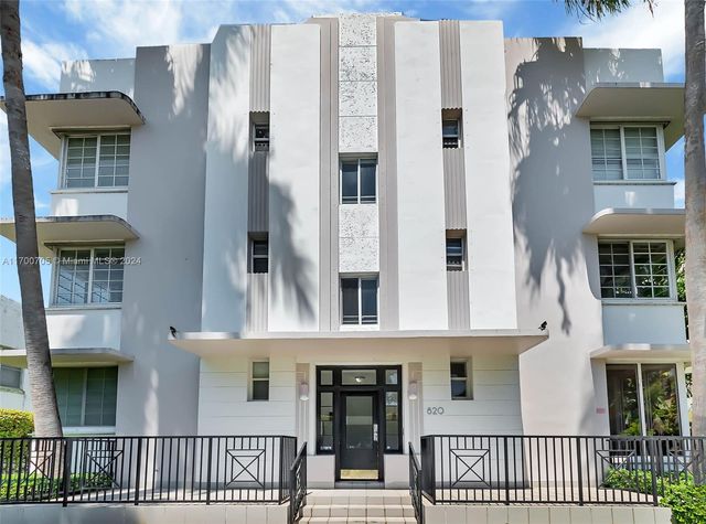 $299,000 | 820 Euclid Avenue, Unit 201 | Flamingo-Lummus