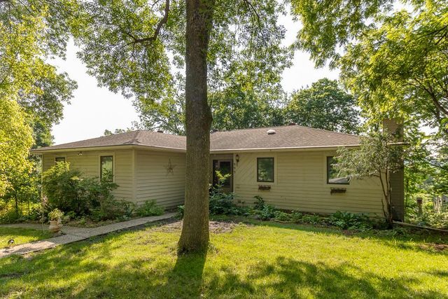 $387,700 | 905 Belvista Drive | North Mankato