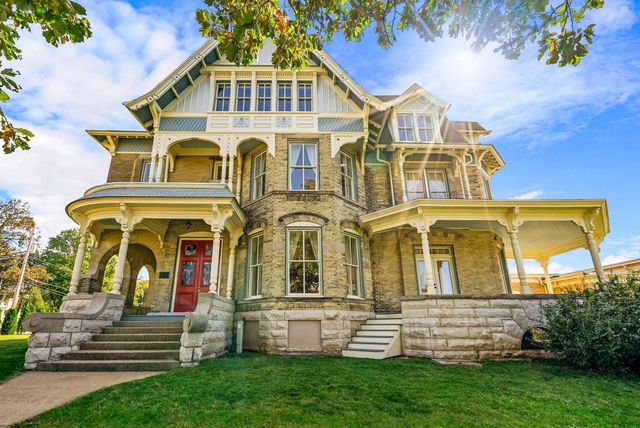 $1,975,000 | 220 St Lawrence Avenue | Courthouse Hill