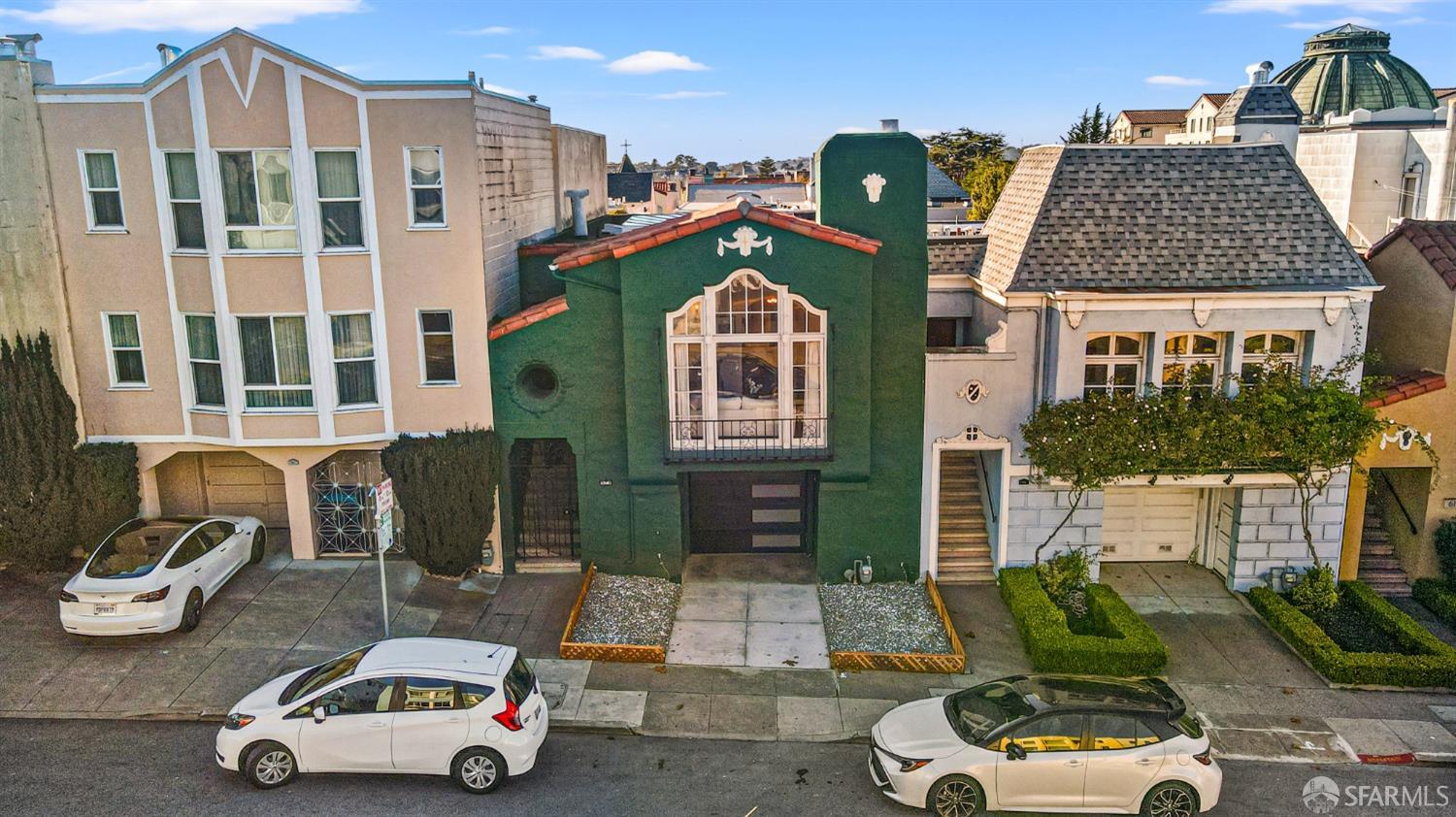 a car parked in front of a building