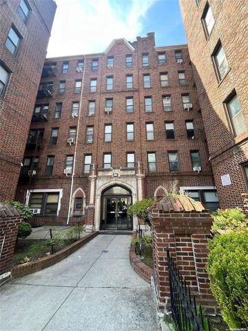 $569,000 | 36-20 168th Street, Unit 3I | Murray Hill - Flushing