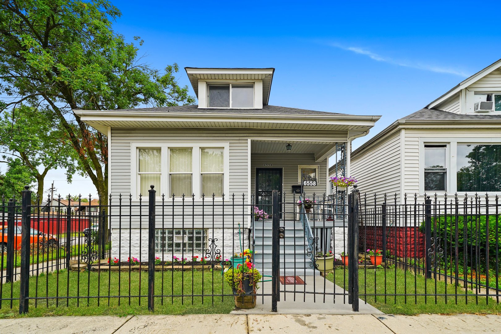 6558 South Oakley Avenue, Chicago, IL 60636 | Compass