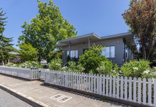 $1,849,000 | 422 Grant Street | Healdsburg