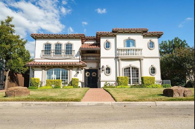 $1,100,000 | 1331 Airline Drive | Grapevine