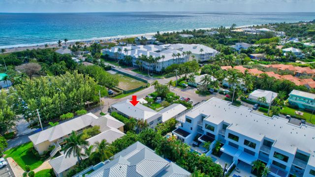 $795,000 | 1025 Casuarina Road, Unit 7 | Delray Beach Association