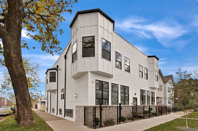 $759,000 | 2559 North Marshfield Avenue, Unit PHS | Lincoln Park