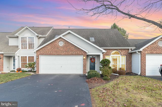 $275,900 | 29 Ridgeway Drive | South Middleton Township - Cumberland County