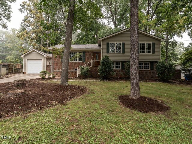 $725,000 | 1105 Kingwood Drive | Fairfax Hills