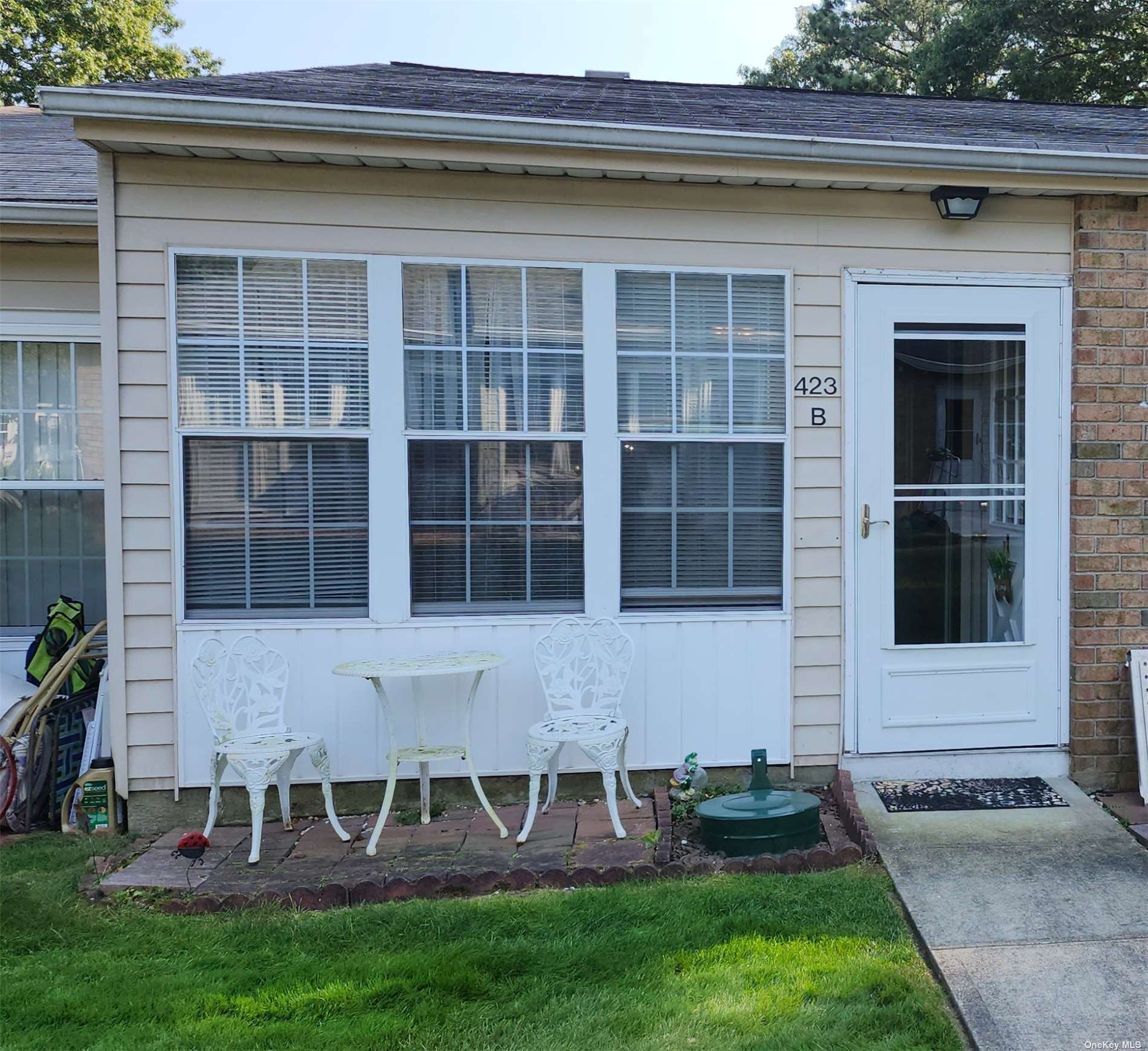 a view front of house with yard