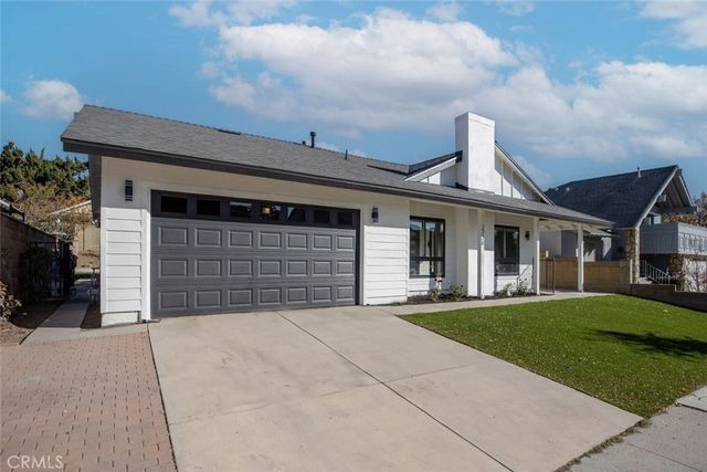 $1,070,000 | 2738 North Highgate Place | Central Simi Valley