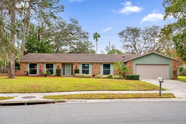 $699,900 | 223 Royal Oaks Circle | Sweetwater Oaks