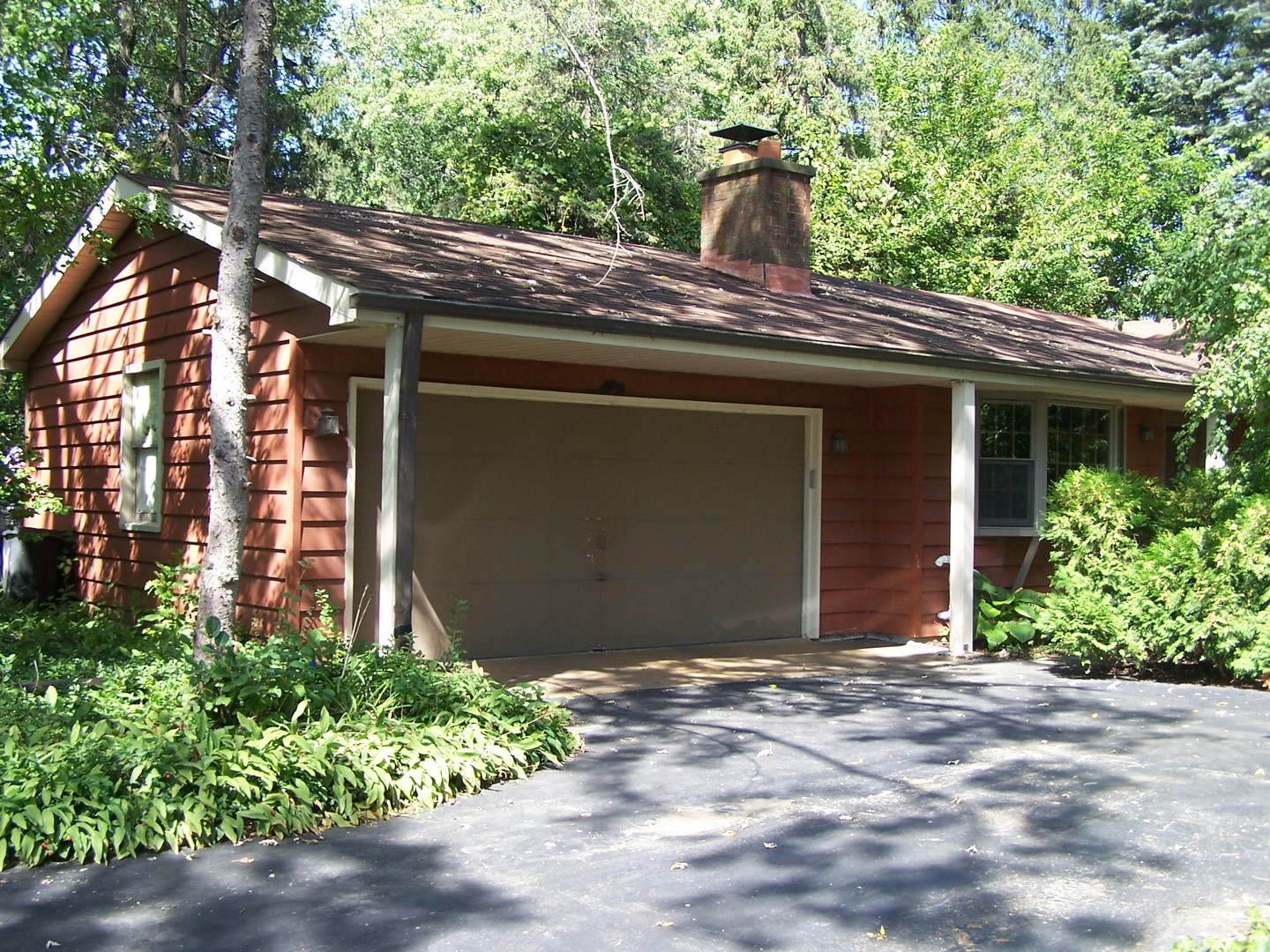 a front view of house with yard