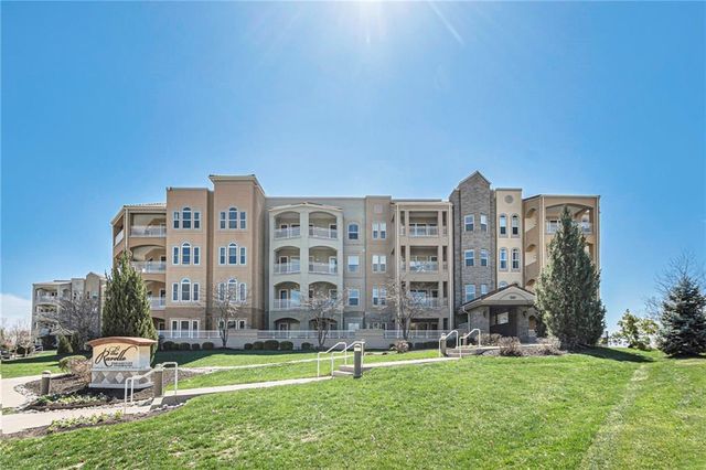 $369,500 | 3810 North Mulberry Drive, Unit 407 | Briarcliff West