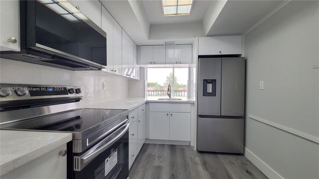 $300,000 | 9401 Southwest 4th Street, Unit 202 | Fountainebleau