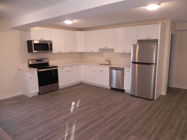 $2,200 | 58 Van Zant Street, Unit 1B | East Norwalk