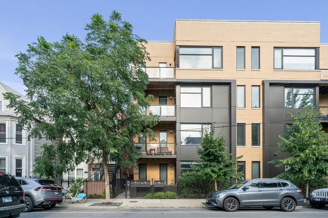 $649,000 | 1841 North California Avenue, Unit 4A | Logan Square