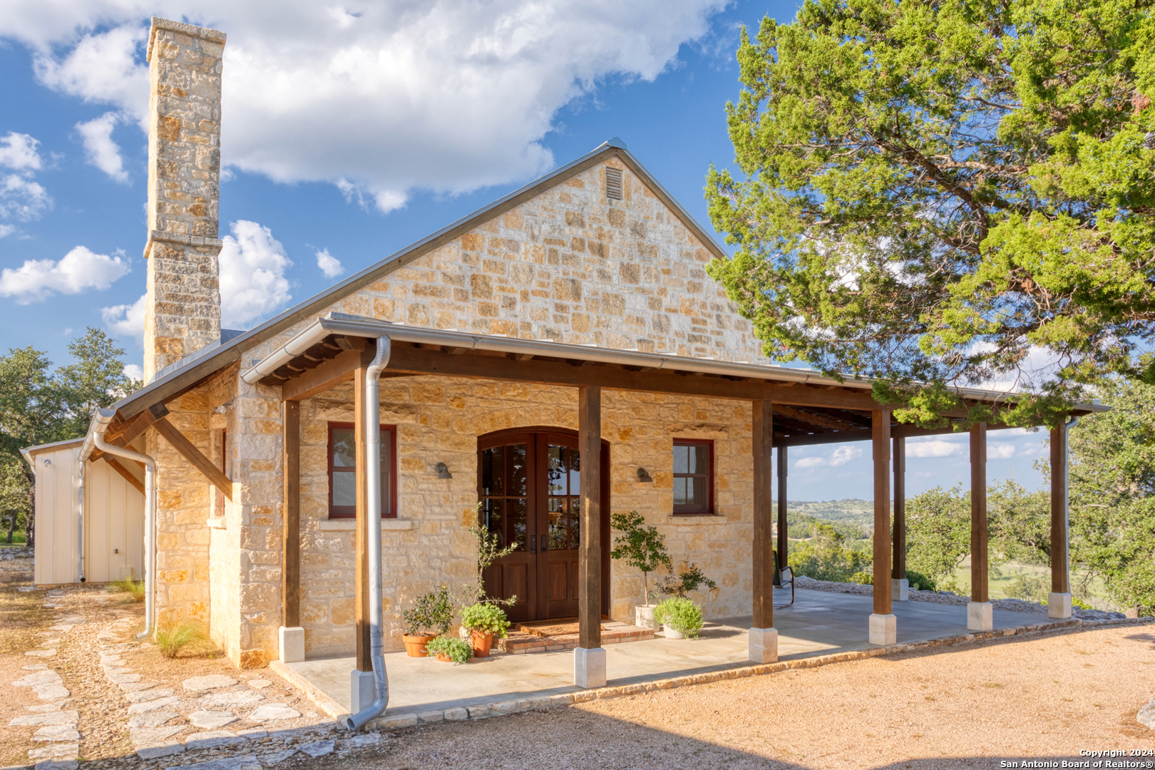 a view of a house front of house