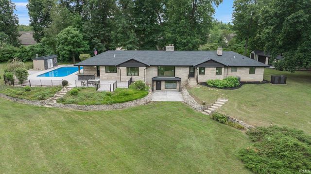 $899,900 | 19395 Foley Circle North | Clay Township - St. Joseph County