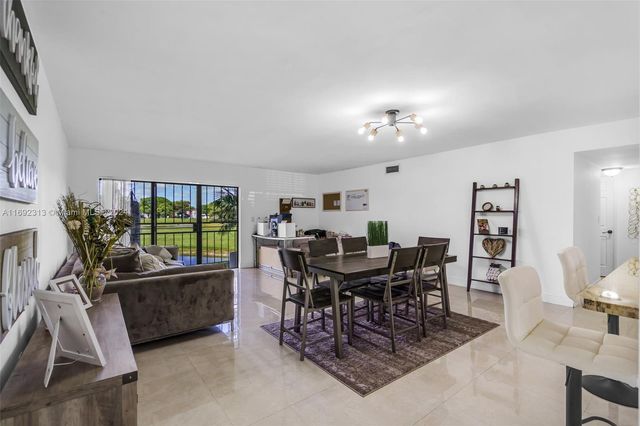 $379,000 | 271 West Park Drive, Unit 77 | Fountainebleau