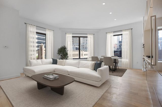 $1,595,000 | 75 Wall Street, Unit 19M | Financial District