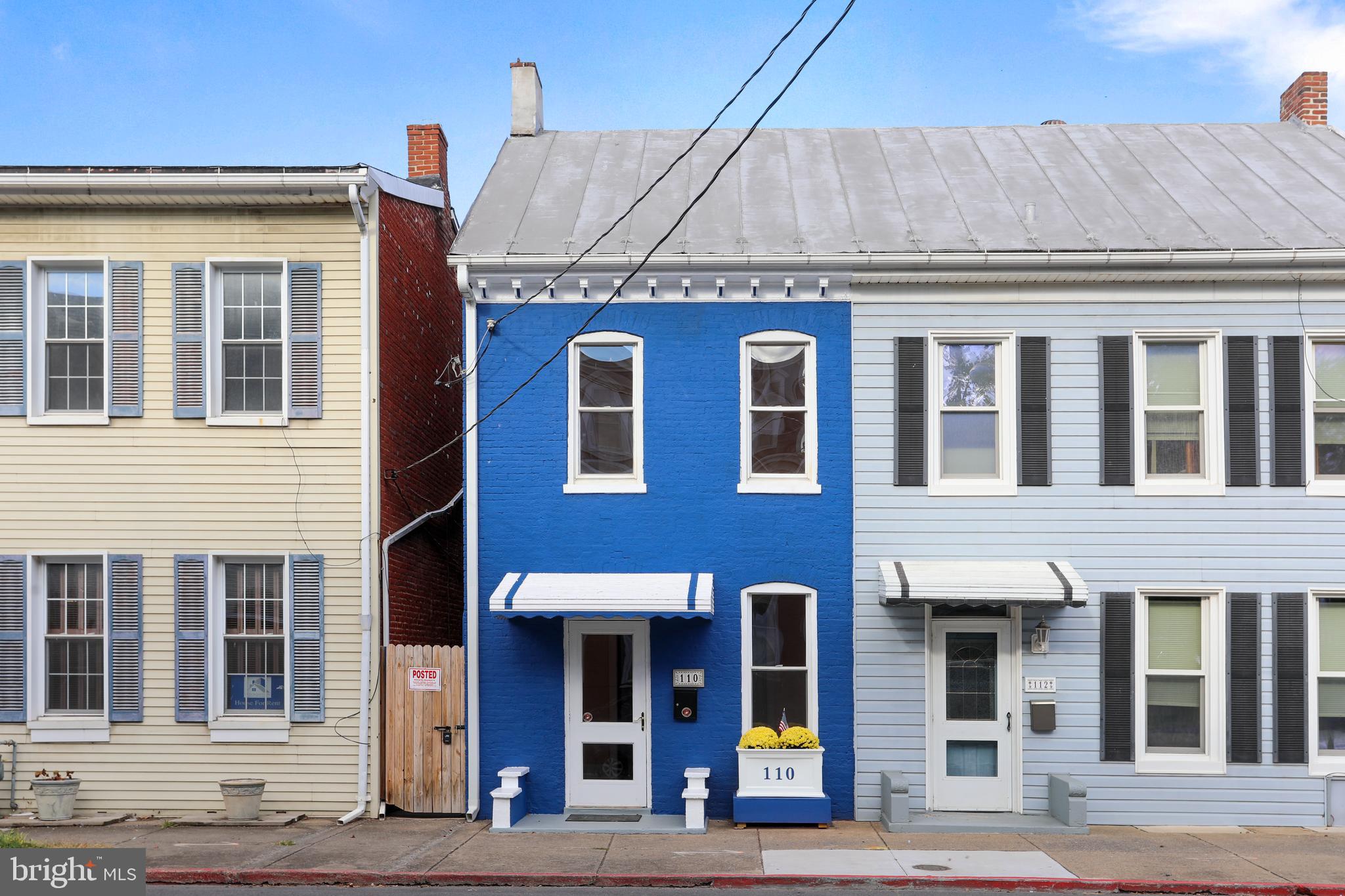 Built in 1878 All brick Townhome!