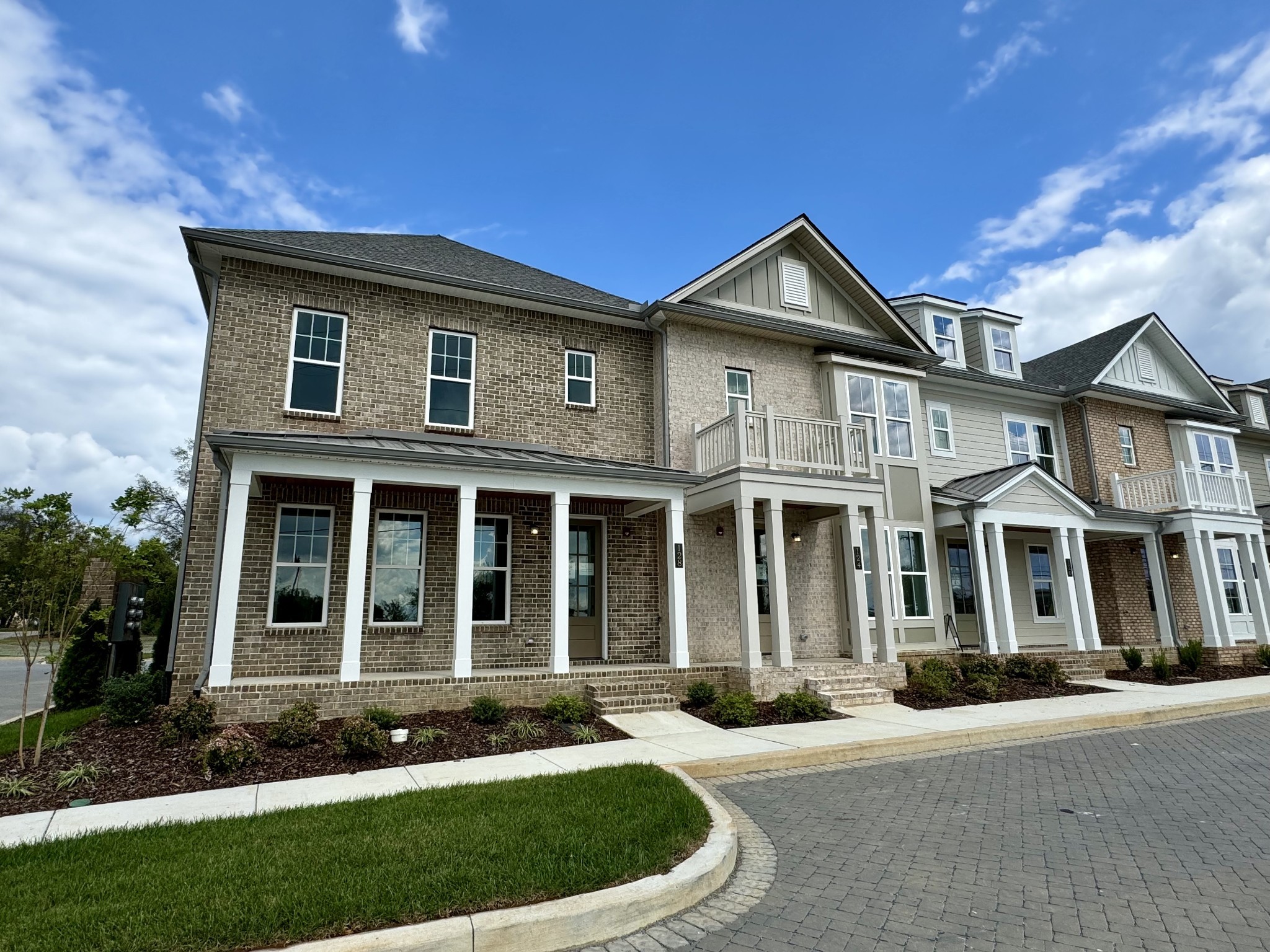 Photo of actual home on left.