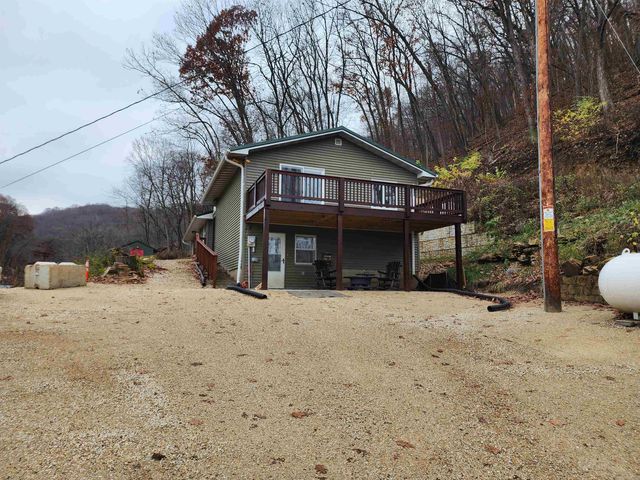 $349,900 | 25608 Highway 35 | Eastman Town