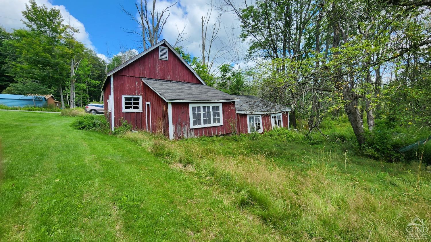 Beautiful Dutchess Country Home Comes with 17-Acre Farm and