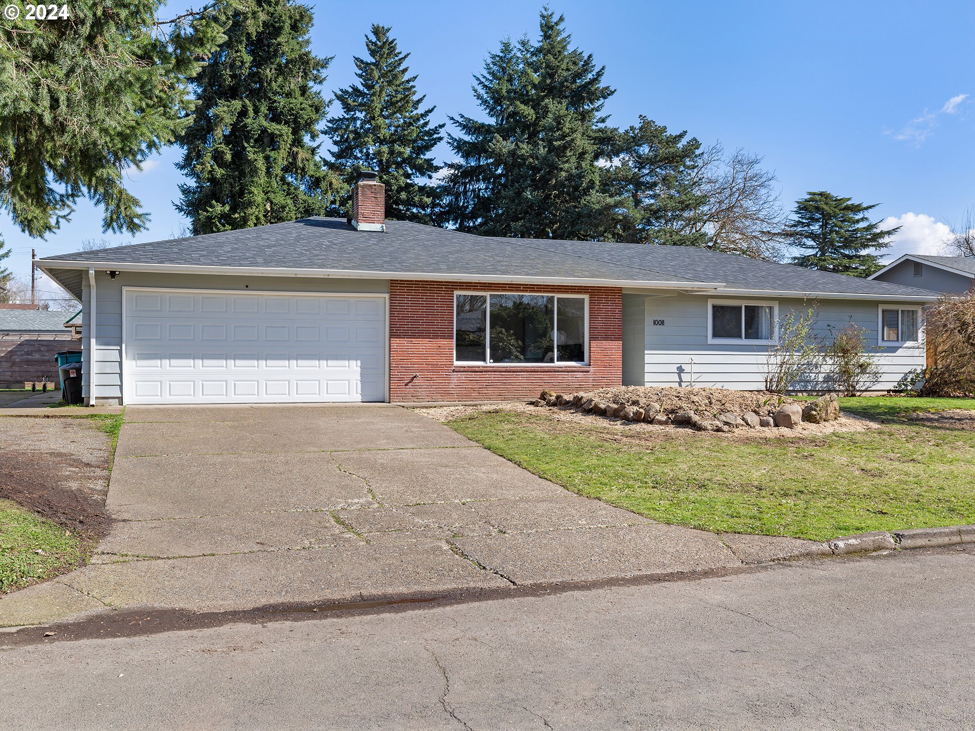 front view of house with a yard