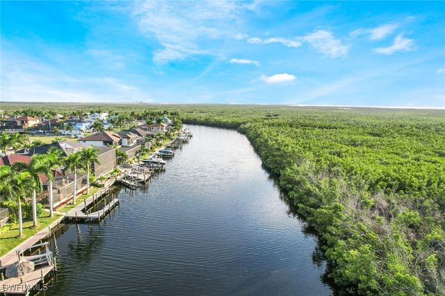 $1,250,000 | 5328 Southwest 28th Place | Southwest Cape Coral