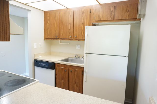 $1,490 | 1720 North Congress Avenue, Unit 406 | Northend