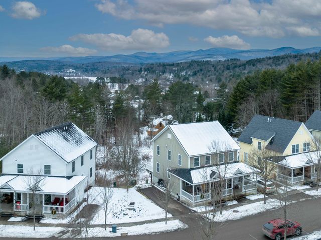 $3,200 | 131 Sylvan Woods Drive, Unit B | Stowe