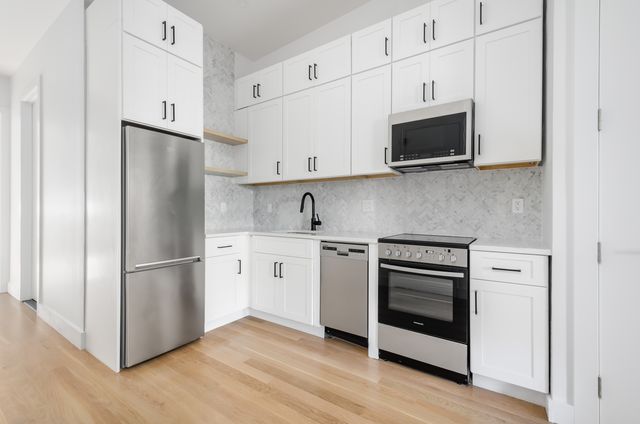 $4,500 | 204 Calyer Street, Unit 1R | Greenpoint