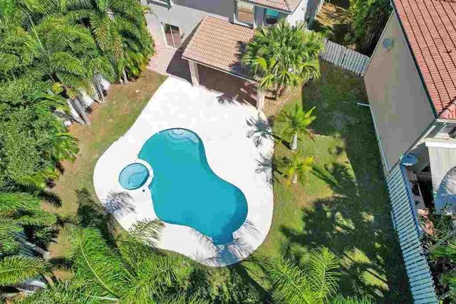 $685,000 | 5302 Victoria Circle | The Villages of Palm Beach Lakes