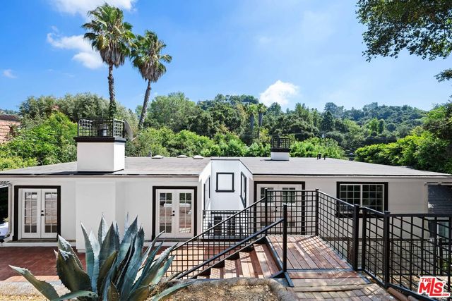 $4,285,000 | 2563 Hutton Drive | Beverly Hills Post Office