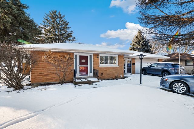 $299,900 | 801 Alann Drive | Joliet