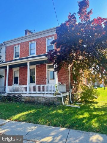 $1,350 | 100 East Main Street | New Freedom