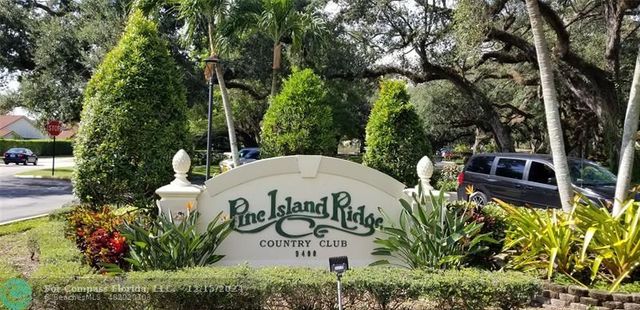 $219,900 | 9431 Live Oak Place, Unit 109 | Pine Island Ridge